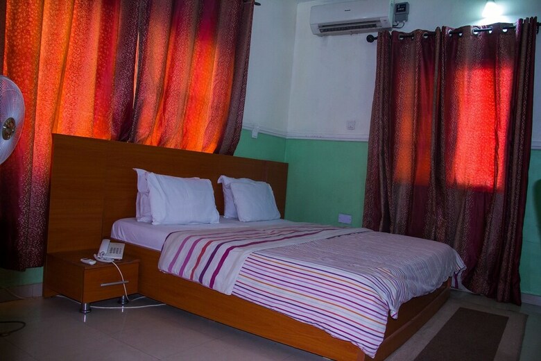 Hotel Vtl Suites