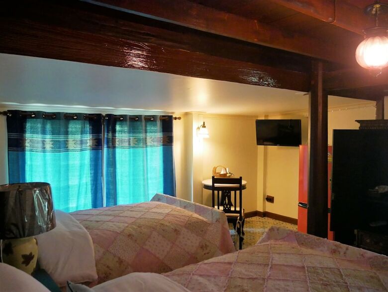 Hotel Ruenthai Jong Lux