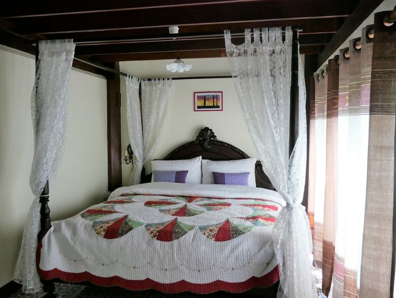 Hotel Ruenthai Jong Lux