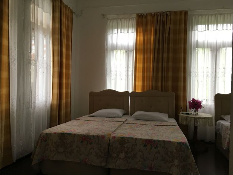 Hotel White Guest House