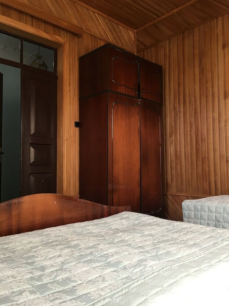 Hotel White Guest House