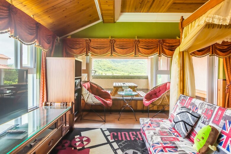 Kenting Maya House B&B