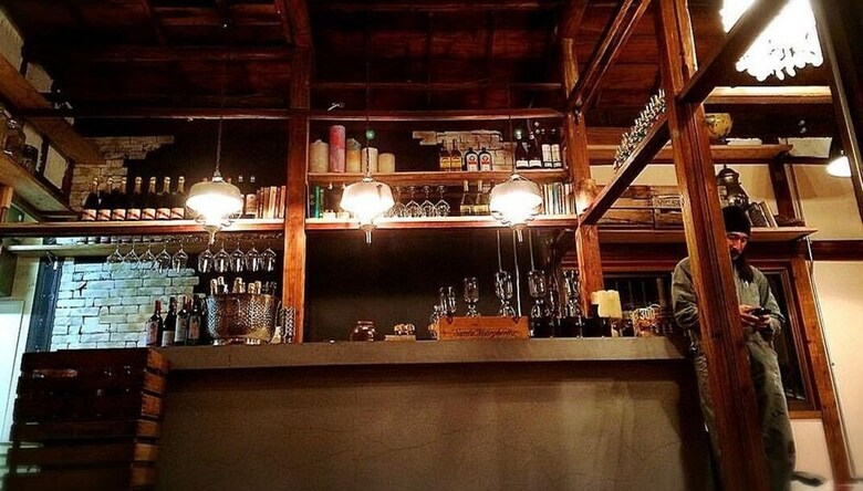 Hostal Cafe & Guest House Slams Dunkburger - Hostel
