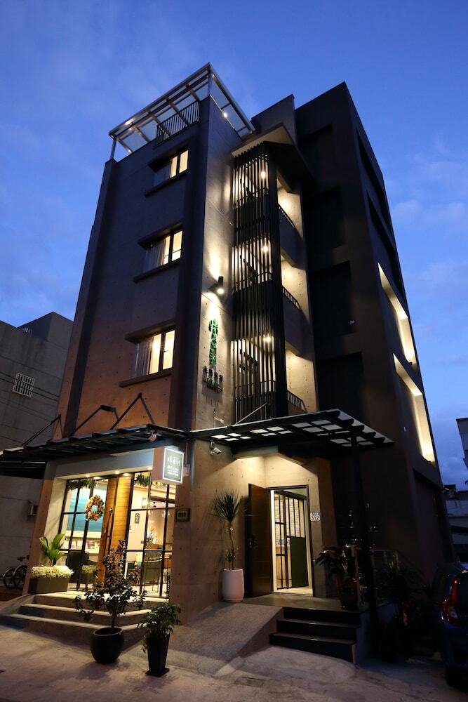 Hotel Midori Hostel