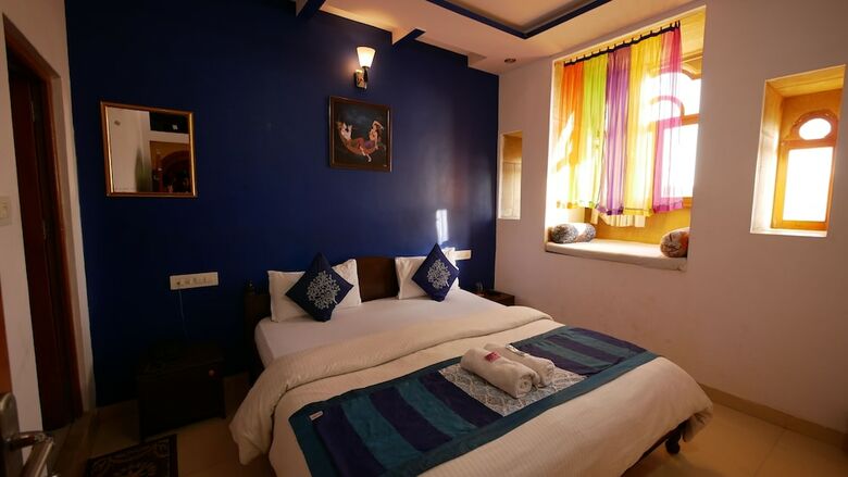 Gaji Hotel