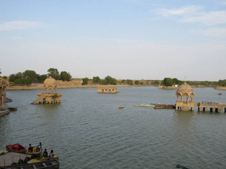 Gaji Hotel