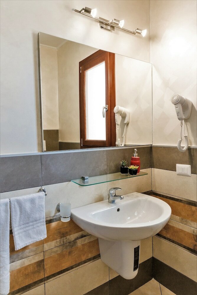 La Piazzetta Guest House