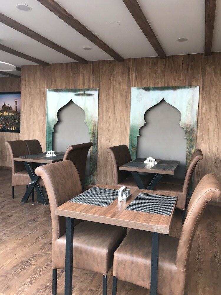 Hotel Aiwan-e-shahi