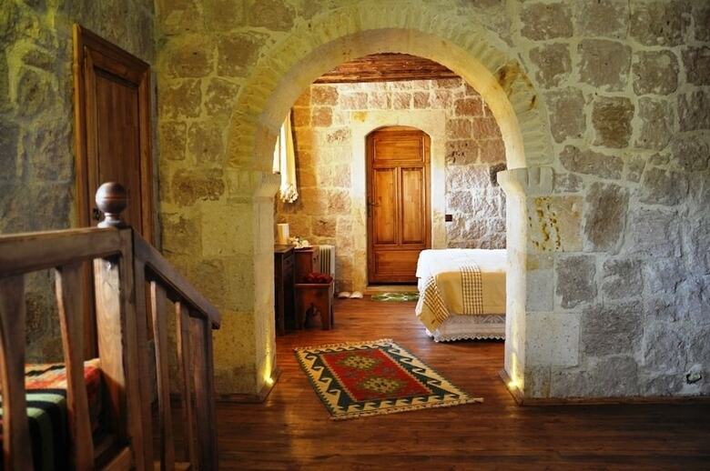 Hotel Aravan Evi