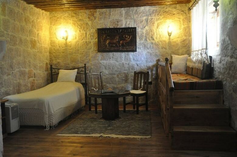 Hotel Aravan Evi