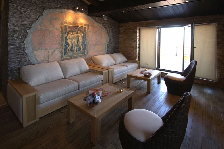 Todoroff Wine Residence
