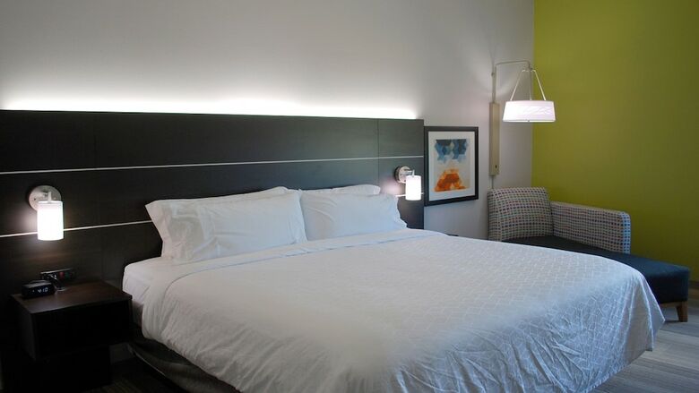 Hotel Holiday Inn Express And Suites White Hall