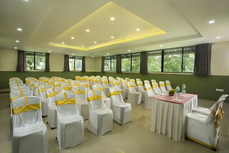 Hotel Adithya Nature Resort & Spa