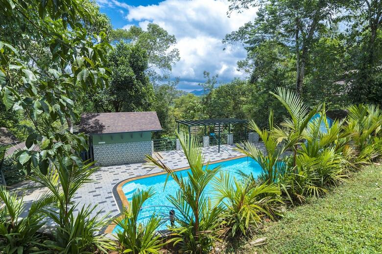 Hotel Adithya Nature Resort & Spa