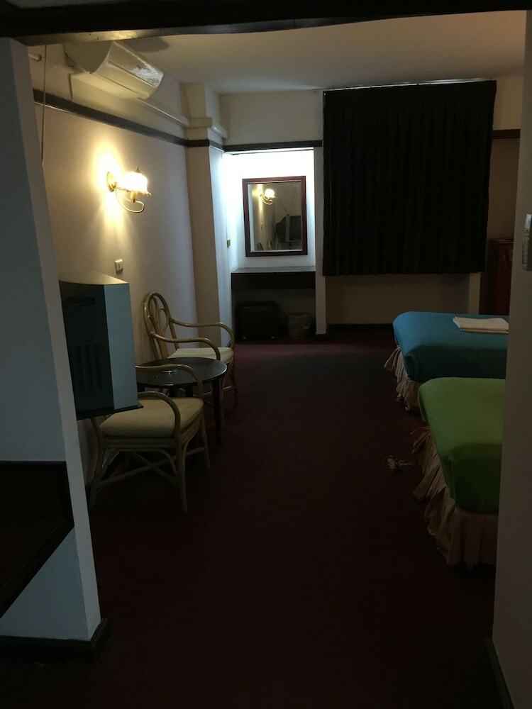 Daeng Plaza Hotel