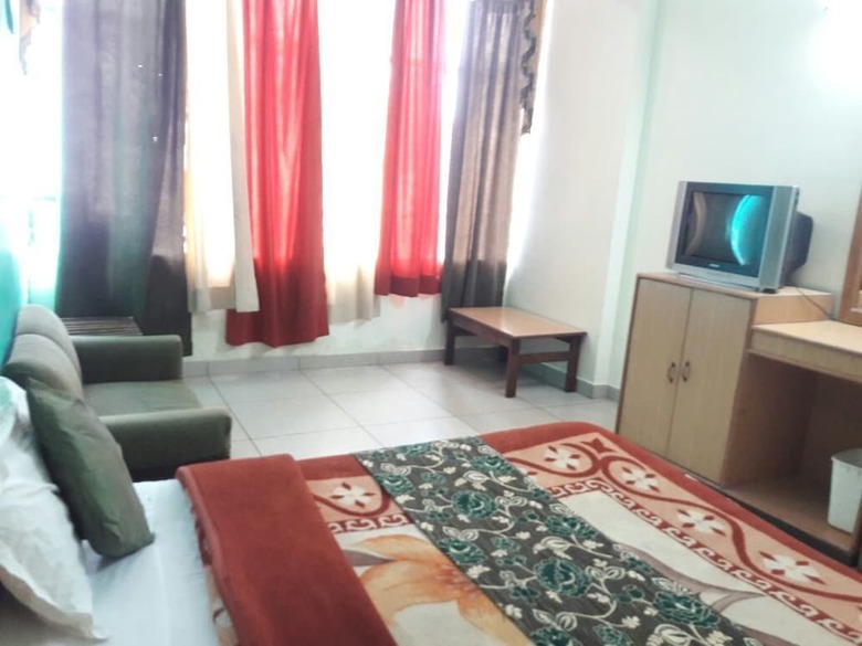 Hotel Aj International