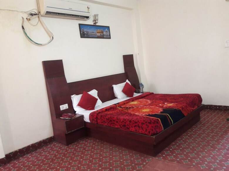 Hotel Aj International