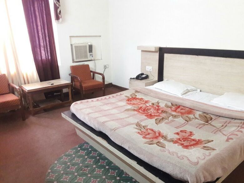 Hotel Aj International