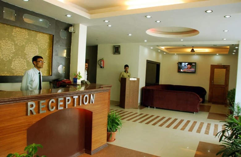 Hotel Aj International