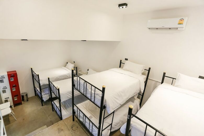 Hostal Paradise Beach Backpackers Hostel