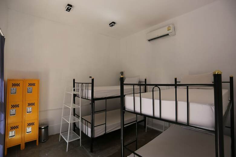 Hostal Paradise Beach Backpackers Hostel