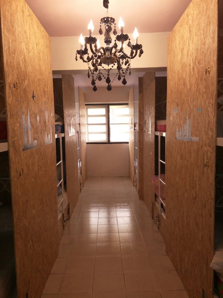 Hostal Take Me Home