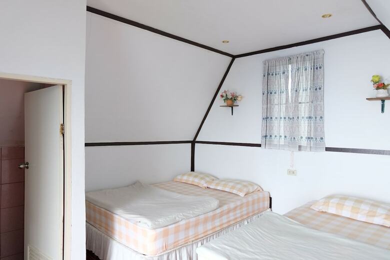 Hotel Ukrist Farm Hill Resort