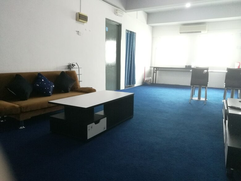 Hotel Oceanus Backpackers Hostel