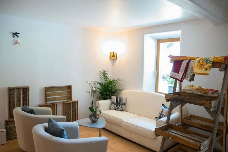 Hotel La Bastide Des Bourguets