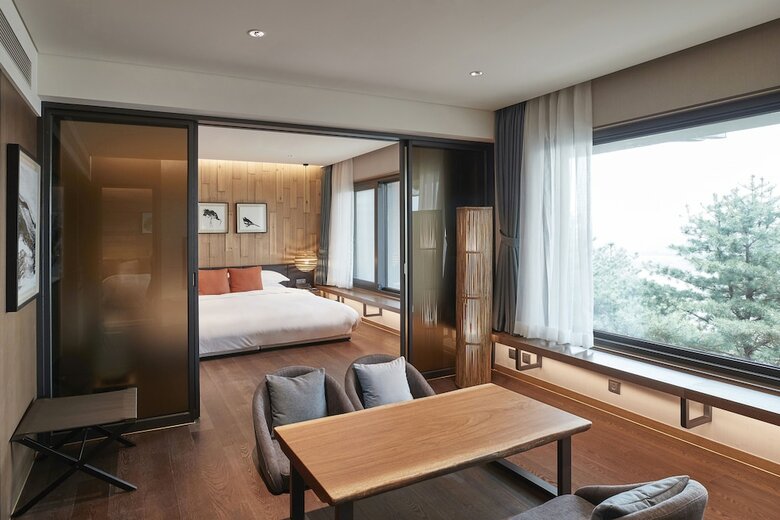 Hotel Walkerhill Douglas House