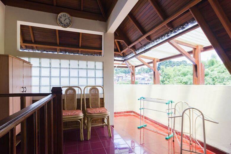 Hotel Pele Backpacker Guesthouse