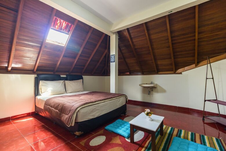 Hotel Pele Backpacker Guesthouse