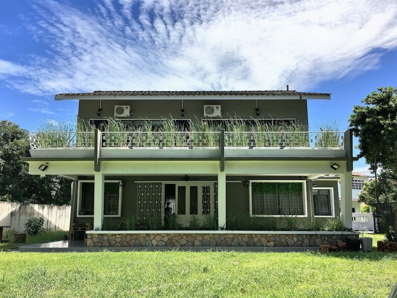 Ibook 3 - Beachside Bungalow