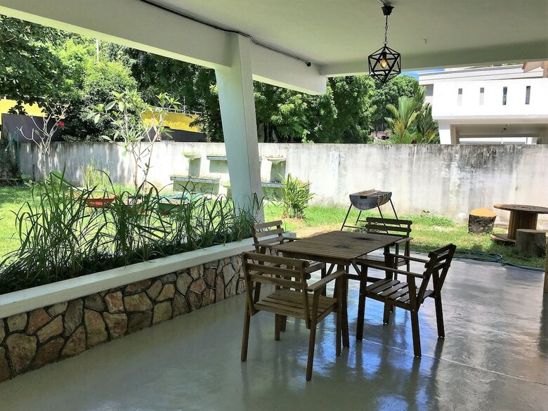 Ibook 3 - Beachside Bungalow
