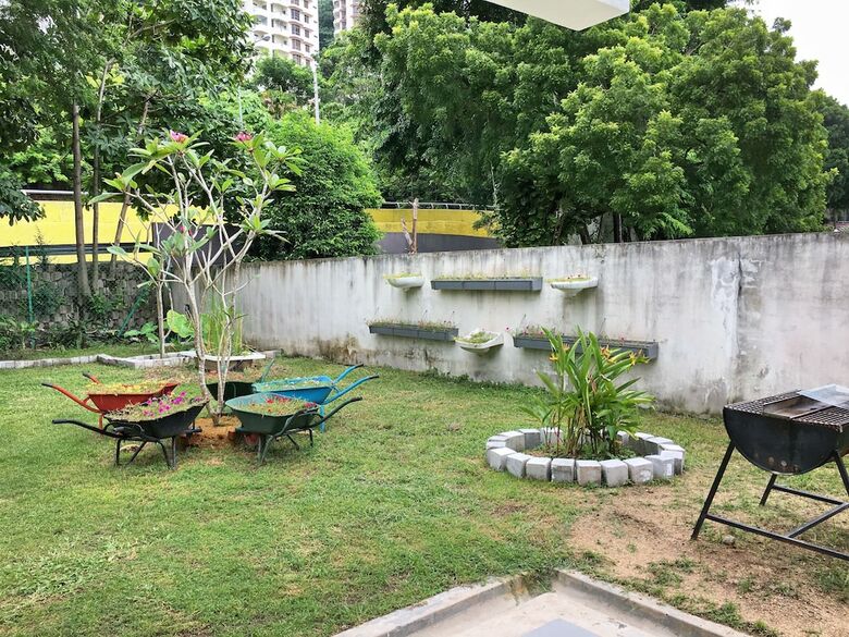 Ibook 3 - Beachside Bungalow