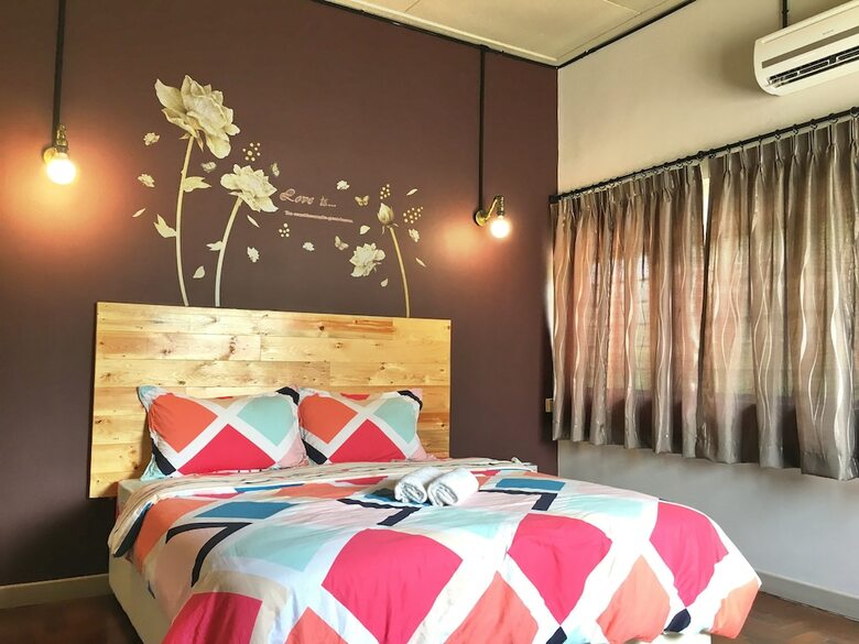 Ibook 3 - Beachside Bungalow