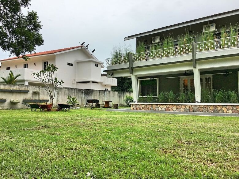 Ibook 3 - Beachside Bungalow