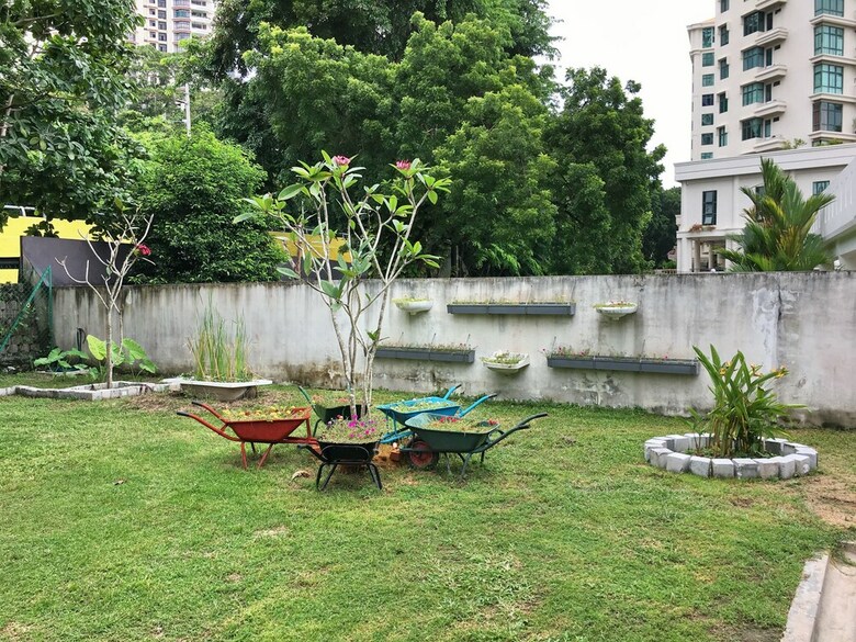 Ibook 3 - Beachside Bungalow