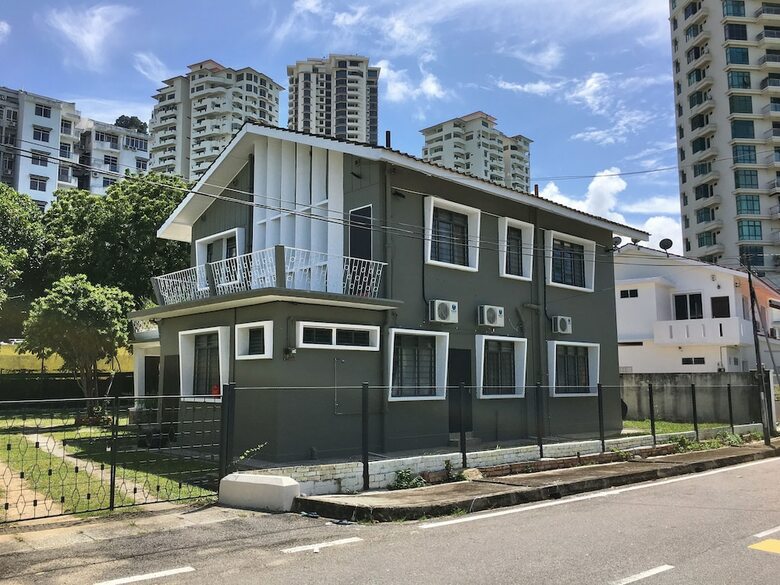 Ibook 3 - Beachside Bungalow