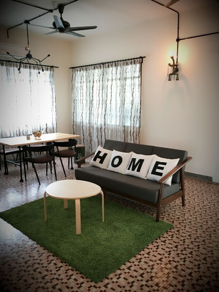 Ibook 3 - Beachside Bungalow