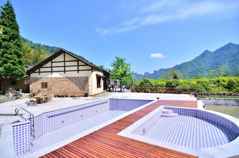 Posada Glass House