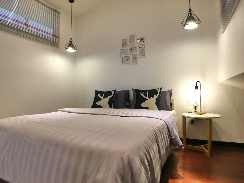 Ibook 10 - Deluxe Loft Suites Room