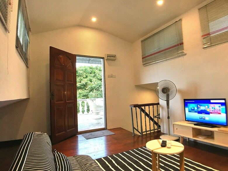 Ibook 10 - Deluxe Loft Suites Room