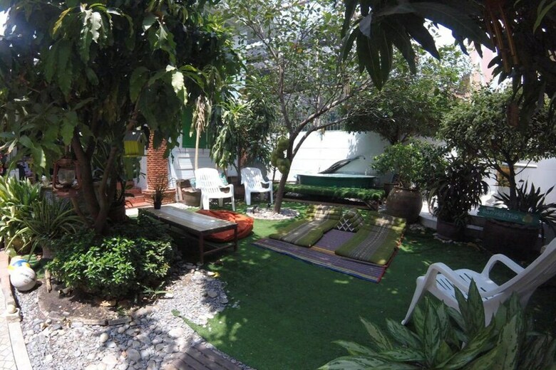 Hostal The Oasis Hostel - Adults Only