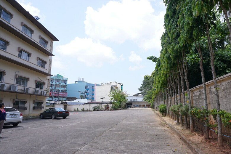 Sri Chumphon Hotel