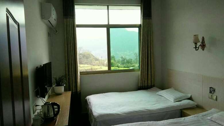 Posada Wuyuan Jiangling View Inn