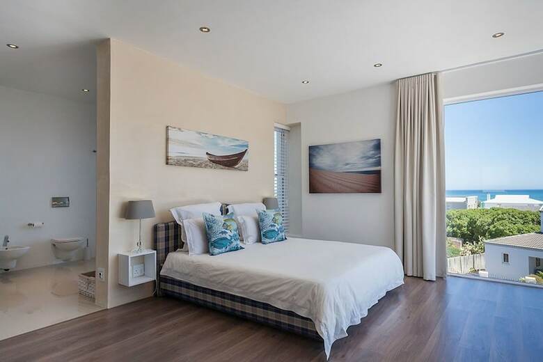 Hotel Greenways Beach House