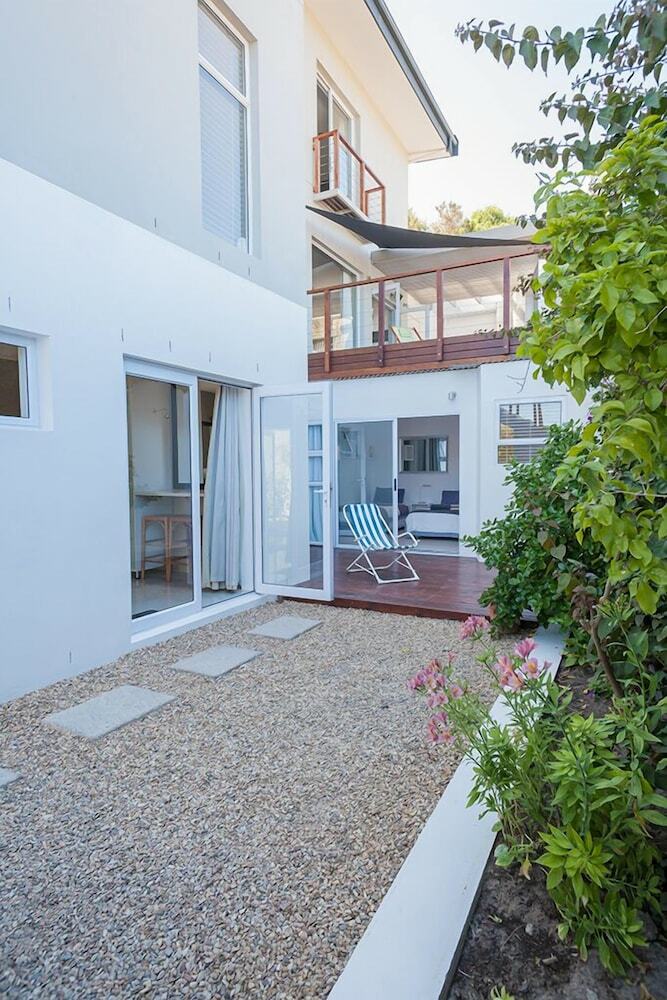 Hotel Greenways Beach House