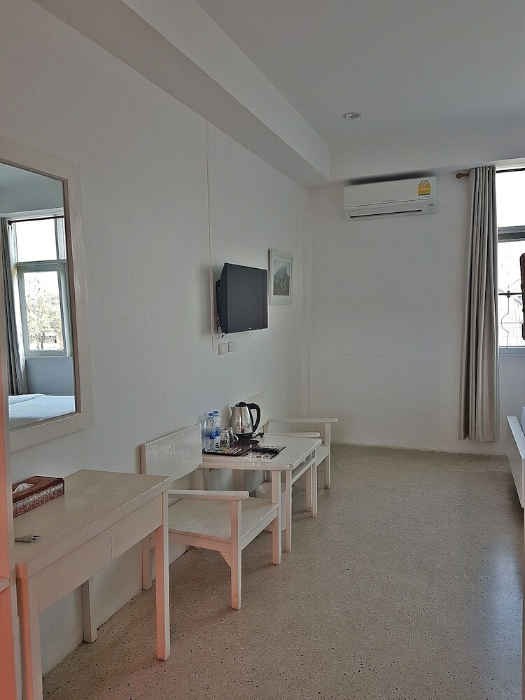 Hotel Chiangrai Clock Tower Hostel