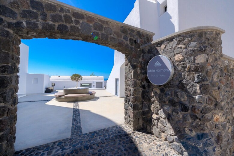 Apartamentos White Harmony Suites